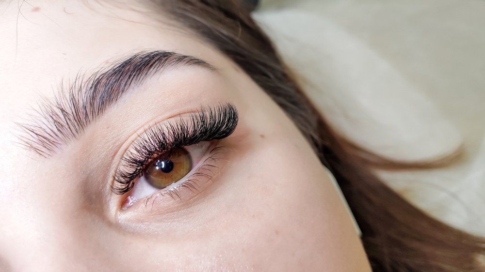 eyelashes extension